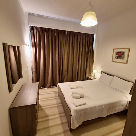 Alexandra 10 Apartment