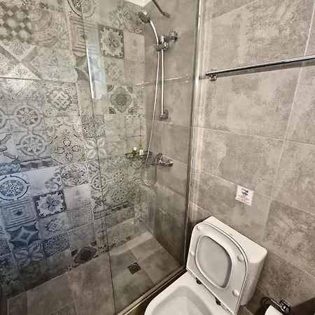 Apartment Alexandra 10 *